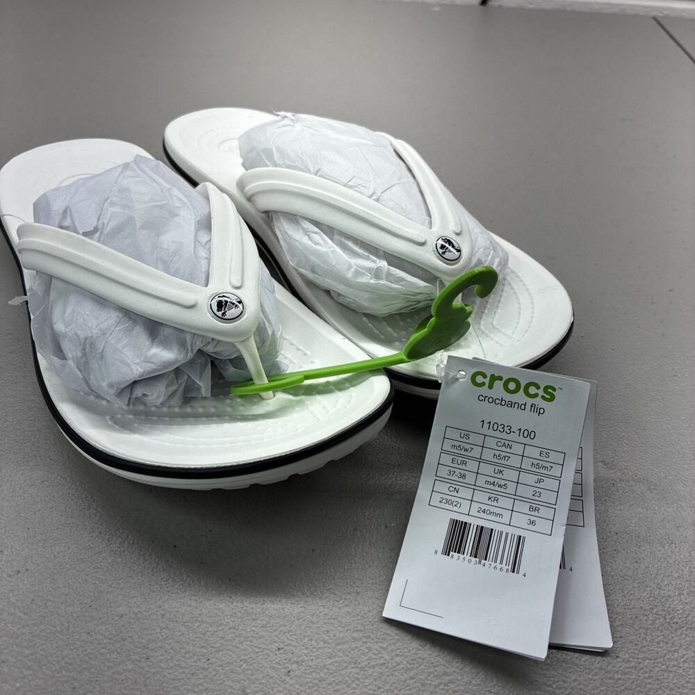 Crocs CROCBAND 'White Black' Flip Flops Thong Sandal 11033-100 Men's Size 5 / W7 - Picture 1 of 5